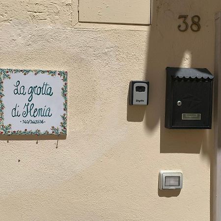 La Grotta Di Ilenia Apartment Matera Bagian luar foto