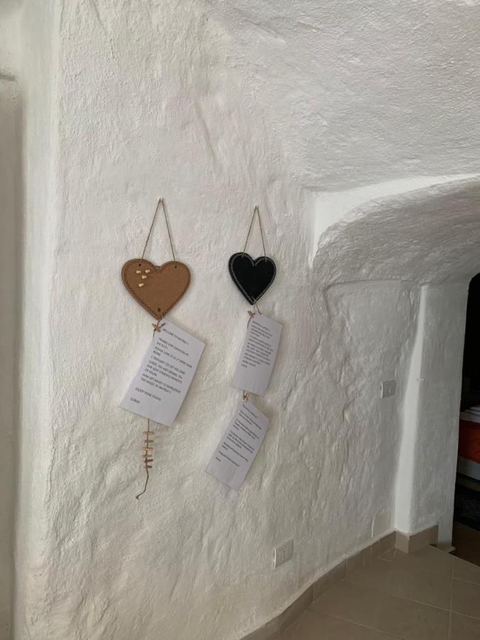La Grotta Di Ilenia Apartment Matera Bagian luar foto