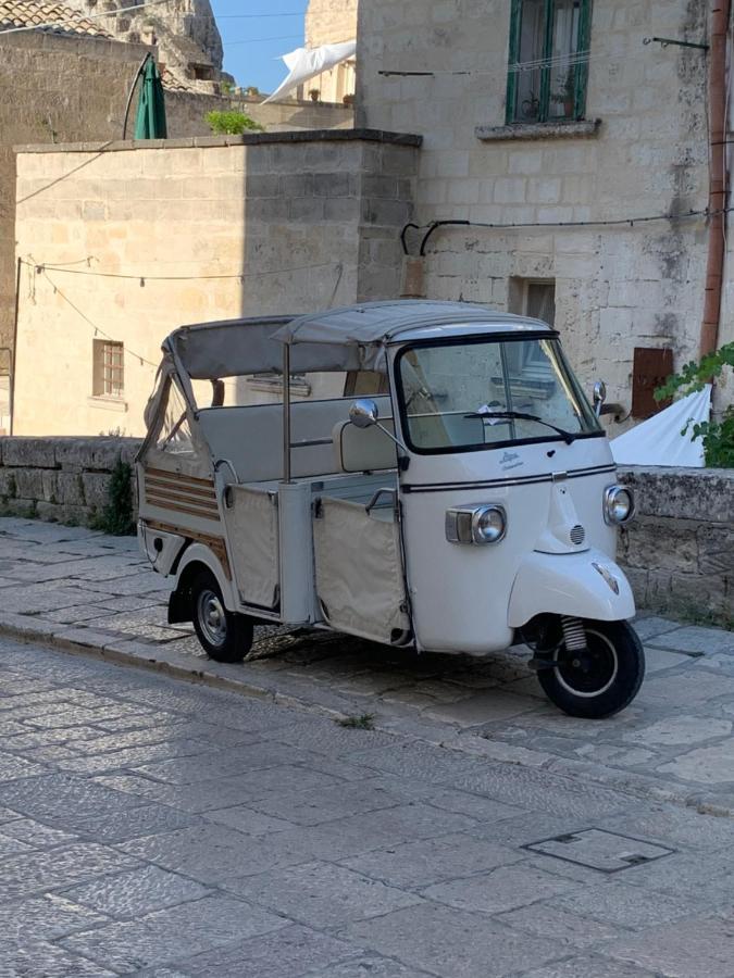 La Grotta Di Ilenia Apartment Matera Bagian luar foto