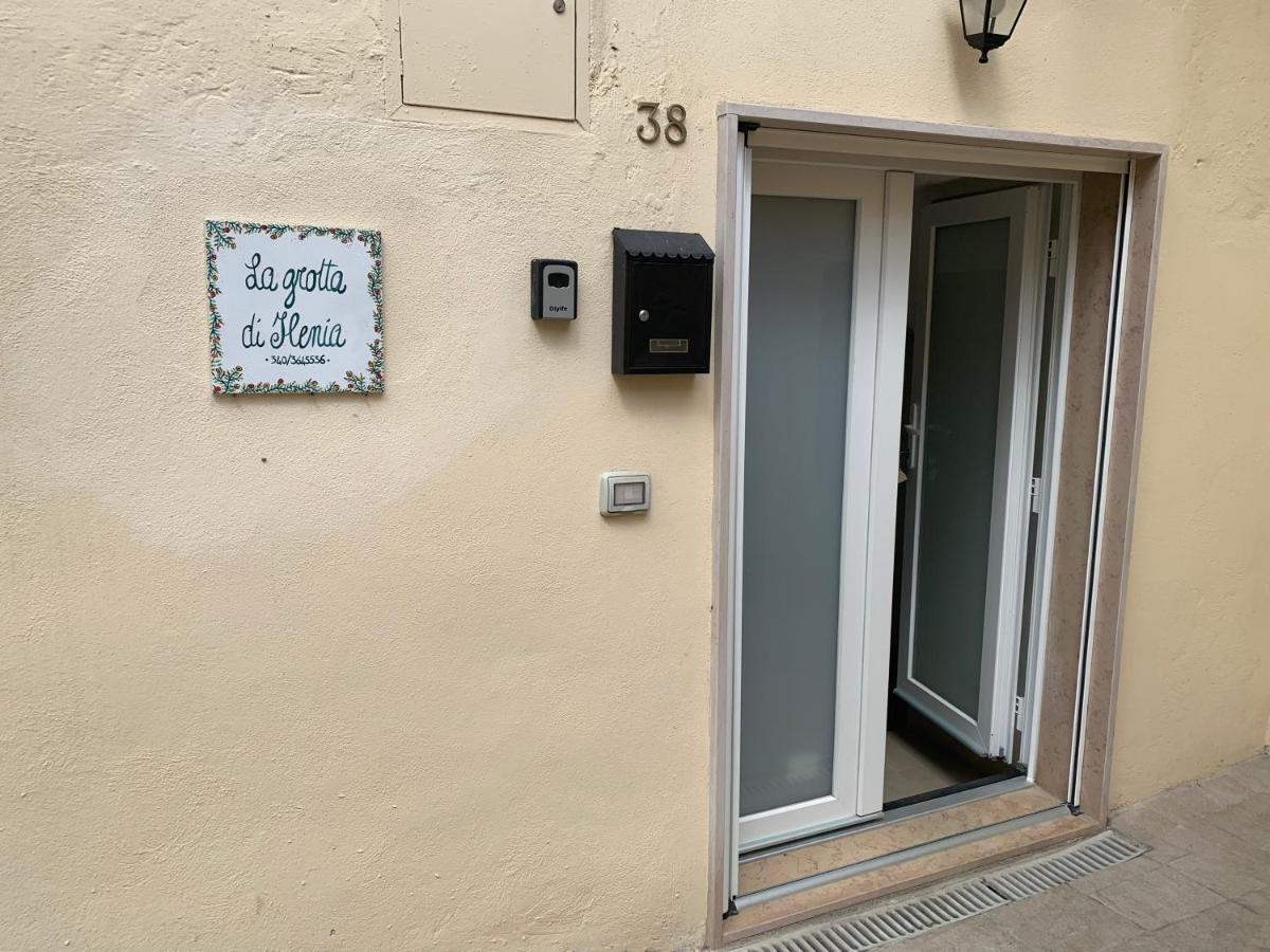 La Grotta Di Ilenia Apartment Matera Bagian luar foto
