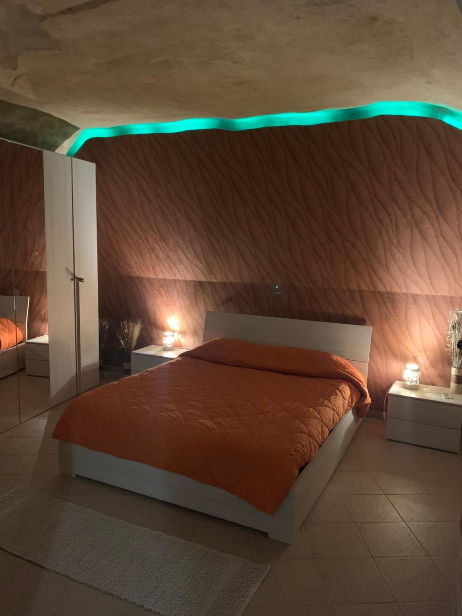 La Grotta Di Ilenia Apartment Matera Bagian luar foto
